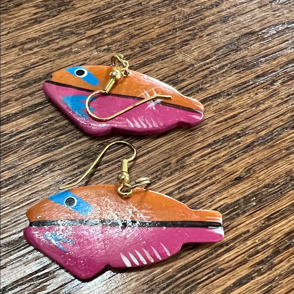 Colorful Fish-Shaped Earrings for tropical vibes - Picture 5 of 6